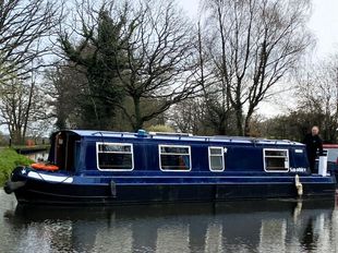 Sapphire- 32ft 1992 Mill Steel 4 berth cruiser stern narrowboat.