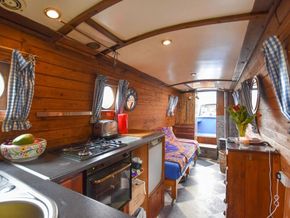 Narrowboat 45ft with London mooring  - Galley