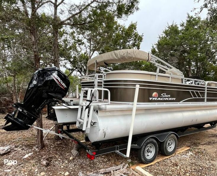 2020 Sun Tracker 22 dlx