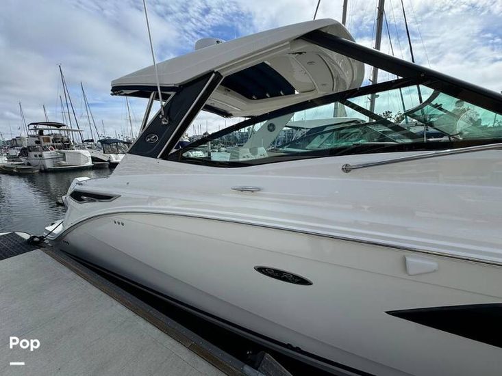 2021 Sea Ray 320 sundancer