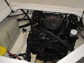 Monterey 270 CR  - Engine