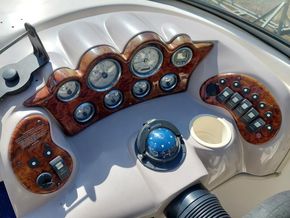 Rinker 232 Captiva Cuddy     -Just Serviced - Helm Controls