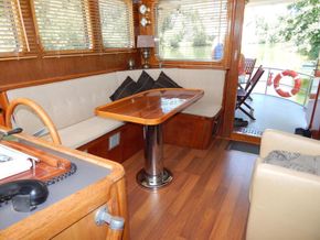 Dutch Barge 18m Converted Bunker Boat - Saloon