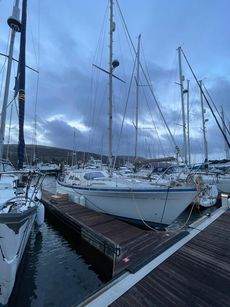 1981 Moody 36 DS (Deck Saloon)