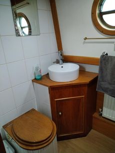 70ft NARROW BOAT LIVE ABOARD.