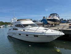 2010 Sealine F37