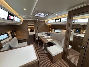 2025 Bavaria C38 21