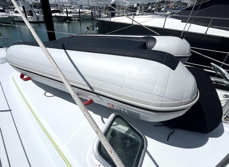 Exceptional condition Beneteau Oceanis 423 - Two Cabins