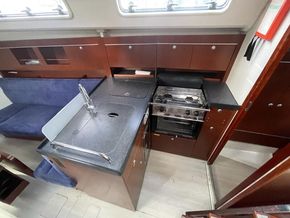2015 Hanse 345 21