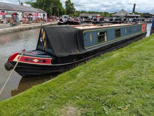 Yallambie - 56 foot traditional stern narrow boat