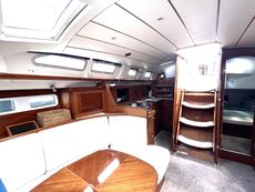Exceptional condition Beneteau Oceanis 423 - Two Cabins