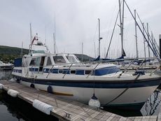 1992 Aquastar 38 Aft Cabin