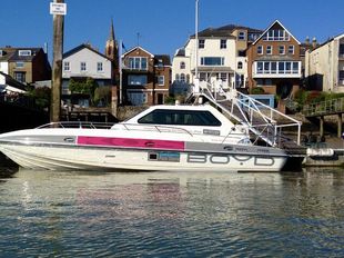 Sports boat used as the high speed camera boat used in the Bond Movie