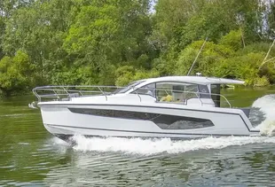 2023 Sealine C335