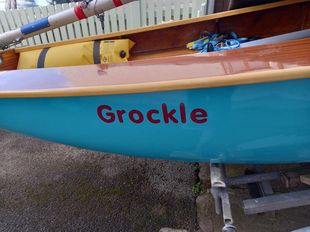 FIREFLY SAILING DINGHY No 2201:	‘GROCKLE