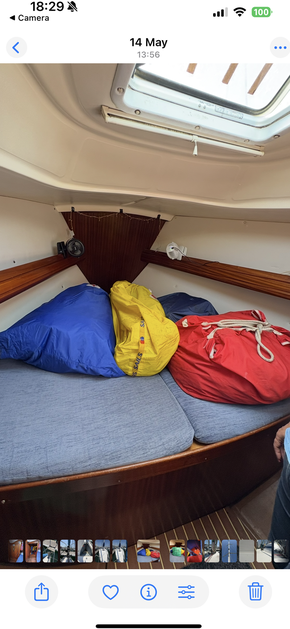 Additional sails forward cabin