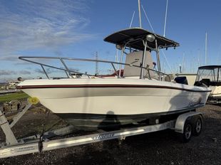 2004 Triumph 21 Centre Console