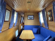 Saloon Aft Dinette