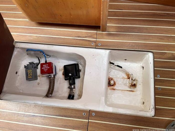 1998 Elan Marine 295