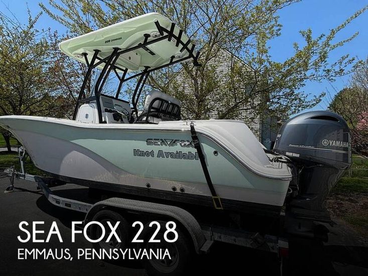 2020 Sea Fox 228 commander