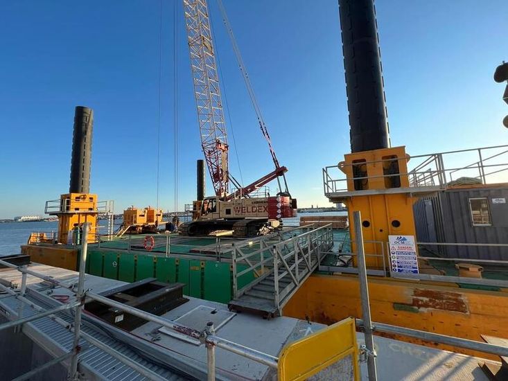 Jack Up Barges available for charter