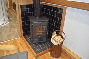 Solid fuel stove
