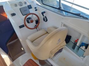 Beneteau Antares 7.50 HB  - Helm