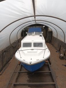 Narrow beam Norman 23 Cruiser