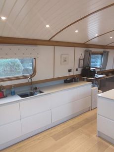 2019 70ft x 12ft6&rsquo;&rsquo; Widebeam built by Collingwood &lsquo;&rsquo;Bumblebee&rsquo;&rsquo;