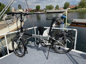 2 Dahon bikes
