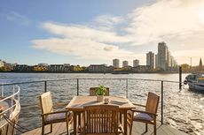 Houseboat to rent in Chelsea, SW10