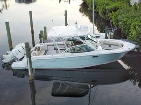 Robalo R317  - Exterior
