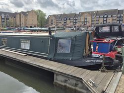 Traditional 47 ft narrowboat