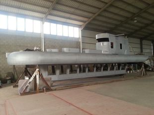 TOURIST  SEMI-SUBMARINE 12,14 or 18m options