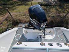 2004 Boston Whaler 240 Outrage