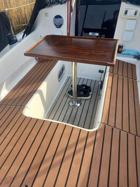 Jenneau Fantasia cockpit