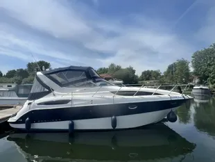 2005 Bayliner 305