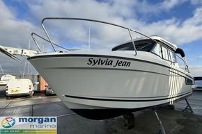 Jeanneau-Merry-Fisher-695-Series-2-Sylvia-Jean-rails