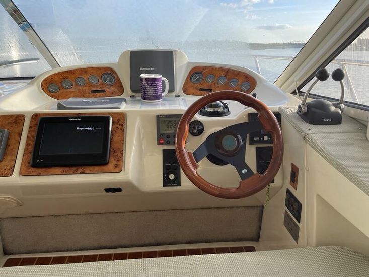 Sealine F37 2001