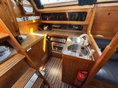 1985 Moody 37