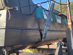 Cruiser stern narrowboat