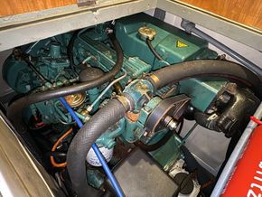 Oyster  42  - Engine