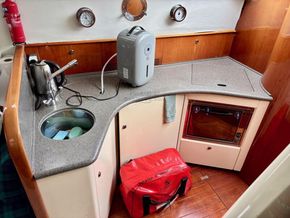 Fairline Phantom 42  - Galley