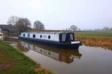 58ft 2021 Cruiser Stern Narrowboat built by Swan Boats with Bow Thrust