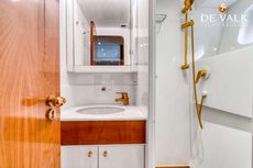 1996 Falcon 82
