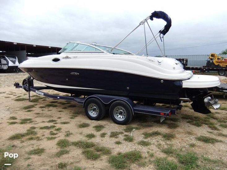 2005 Sea Ray 240 sundeck