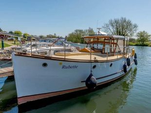 Wooden cruiser - river or sea