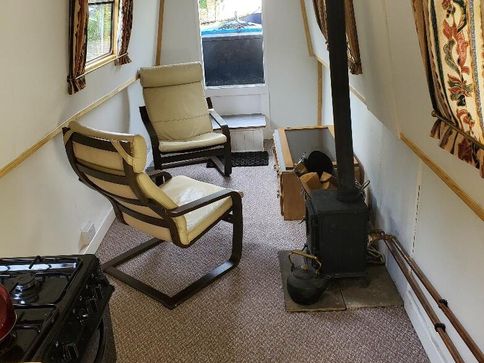 Ready for you! clean and tidy narrowboat
