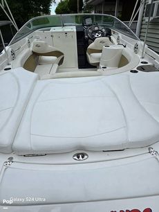 2010 Rinker Captiva 246