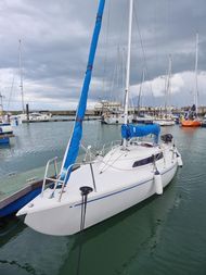 International H Boat Cruiser Racer (1995)